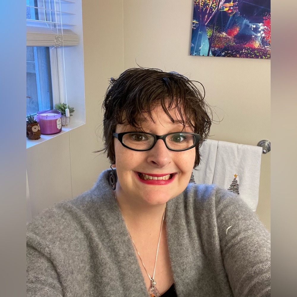 Meet your Posher, Chrissy!